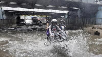 Mumbai, India - September 23, 2020: Waterlogging due to heavy rain at Milan Subway in Mumbai, India, on Wednesday, September 23, 2020. (Photo by Satyabrata Tripathy/Hindustan Times) (Satyabrata Tripathy/HT Photo)