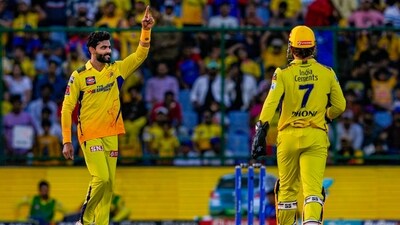 Chennai Super Kings bowler Ravindra Jadeja celebrates with MS Dhoni (PTI)