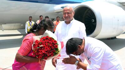 President Droupadi Murmu is received by Jharkhand Governor CP Radhakrishnan and chief minister Hemant Soren upon her arrival at Ranchi airport on Wednesday. (ANI) President Droupadi Murmu is received by Jharkhand Governor CP Radhakrishnan and chief minister Hemant Soren upon her arrival at Ranchi airport on Wednesday. (ANI)