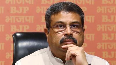 Union Minister Dharmendra Pradhan asked Odisha chief minister Naveen Patnaik to revisit his government’s decision on cash payments. (ANI) Union Minister Dharmendra Pradhan asked Odisha chief minister Naveen Patnaik to revisit his government’s decision on cash payments. (ANI)