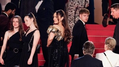 Kusha Kapila shared pictures from Cannes, and wrote in her Instagram caption about her 'old world glamour' look. She said, "My first red carpet and movie screening at Cannes 2023." Kusha Kapila shared pictures from Cannes, and wrote in her Instagram caption about her 'old world glamour' look. She said, "My first red carpet and movie screening at Cannes 2023." 
