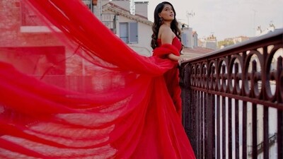 Niharika described her recent Cannes red carpet experience in an interview with Film Companion, and said, "After a point, I was like, is this the red carpet or am I the red carpet because I was wearing red. And I had people stepping on me." Niharika described her recent Cannes red carpet experience in an interview with Film Companion, and said, "After a point, I was like, is this the red carpet or am I the red carpet because I was wearing red. And I had people stepping on me."