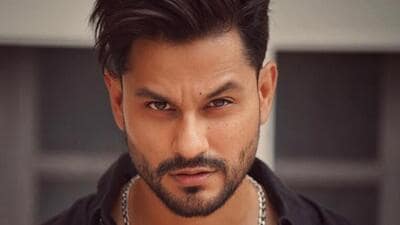 Actor Kunal Kemmu is going to make his directorial debut with Madgaon Express. Actor Kunal Kemmu is going to make his directorial debut with Madgaon Express.