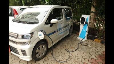 Nitin Mehan, secretary, Federation of Automobile Dealers’ Association, Chandigarh said the cost of hybrid vehicles ranged between  ₹18 lakh and  ₹1 crore. (HT File Photo)
