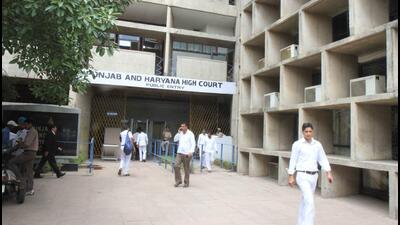 The Punjab and Haryana high court has ordered the Central Bureau of Investigation (CBI) to probe into the alleged disbursal of social security pensions to ineligible persons, including some in the names of dead in Haryana. (HT File)