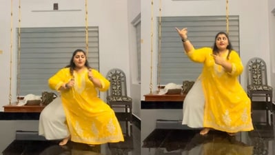 Woman dancing to Chammak Challo. (Instagram/@Dr Darshini Reshma Pradeep) Woman dancing to Chammak Challo. (Instagram/@Dr Darshini Reshma Pradeep)