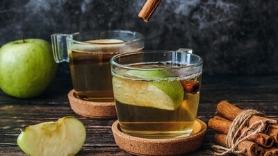 Apple Cinnamon Delight: Take 1 apple (sliced) and 2 cinnamon sticks. Combine the apple slices and cinnamon sticks in a pitcher of water. Allow it to infuse in the refrigerator for a couple of hours or overnight. (Pexels) Apple Cinnamon Delight: Take 1 apple (sliced) and 2 cinnamon sticks. Combine the apple slices and cinnamon sticks in a pitcher of water. Allow it to infuse in the refrigerator for a couple of hours or overnight. (Pexels)