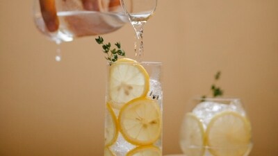 Ginger Lemon Zest: You will need 1 lemon (sliced) and 1 tablespoon of freshly grated ginger to make this infused water. Add the lemon slices and grated ginger to a pitcher of water. Let it infuse in the fridge for a minimum of 1 hour before serving. (Pexels) Ginger Lemon Zest: You will need 1 lemon (sliced) and 1 tablespoon of freshly grated ginger to make this infused water. Add the lemon slices and grated ginger to a pitcher of water. Let it infuse in the fridge for a minimum of 1 hour before serving. (Pexels)