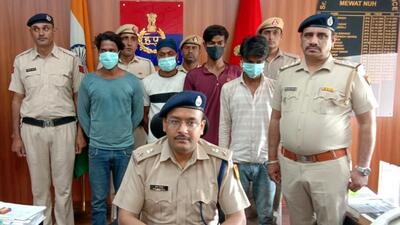 Gurugram, India-May 26, 2023: Nuh police arrested four persons for allegedly robbing  ₹4.60 lakh from a truck driver on KMP after throwing chilli powder, in Gurugram, India, on Friday, 26 May 2023. (Photo /HT)(Pic to go with Leena Dhankar's story)