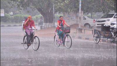 India’s heaving metropolises are simply not designed for women. The focus on multi-lane highways and flyovers ignores women—and the differently abled and elderly. The metro rail does provide a speedy commute; what’s lacking is last-mile connectivity and affordability (HT PHOTO) India’s heaving metropolises are simply not designed for women. The focus on multi-lane highways and flyovers ignores women—and the differently abled and elderly. The metro rail does provide a speedy commute; what’s lacking is last-mile connectivity and affordability (HT PHOTO)