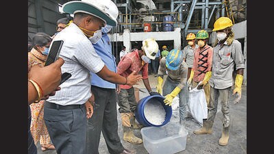 Navi Mumbai, India - May 26, 2023:Mumbai Customs Zone-III destroy drugs valued Rs.1500 crore at Mumbai Waste Management ,Taloja MIDC in Navi Mumbai, India, on Friday, May 26, 2023. (Photo by Bachchan Kumar/ HT PHOTO) (HT PHOTO) Navi Mumbai, India - May 26, 2023:Mumbai Customs Zone-III destroy drugs valued Rs.1500 crore at Mumbai Waste Management ,Taloja MIDC in Navi Mumbai, India, on Friday, May 26, 2023. (Photo by Bachchan Kumar/ HT PHOTO) (HT PHOTO)