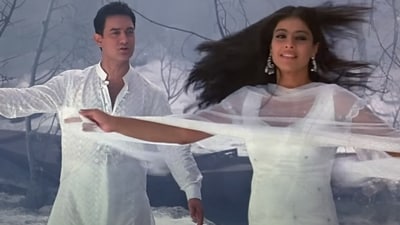 Aamir Khan and Kajol in a still from Fanaa song Mere Haath Mein. Aamir Khan and Kajol in a still from Fanaa song Mere Haath Mein.