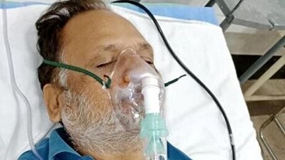 AAP leader Satyendar Jain was admitted to the ICU of LNJP Hospital in New Delhi on Thursday. (sourced) AAP leader Satyendar Jain was admitted to the ICU of LNJP Hospital in New Delhi on Thursday. (sourced)