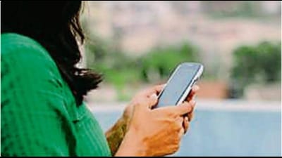 The victim, Sunita of Sector 38-D, told the police she had returned to Phase 1, Mohali, from the Phase 3B2 market, when she started walking towards Palsora to hail an auto-rickshaw. (HT File)