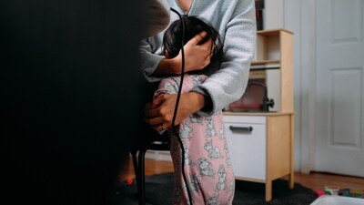It's natural for parents to want their children to listen and cooperate without resorting to yelling. Here are some effective strategies to encourage your child to listen and communicate better: (Unsplash) It's natural for parents to want their children to listen and cooperate without resorting to yelling. Here are some effective strategies to encourage your child to listen and communicate better: (Unsplash)