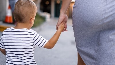 Use visual aids or cues: For younger children or those who respond well to visual cues, consider using visual aids such as charts, pictures, or reminder notes to help them remember tasks or routines. (Unsplash) Use visual aids or cues: For younger children or those who respond well to visual cues, consider using visual aids such as charts, pictures, or reminder notes to help them remember tasks or routines. (Unsplash)