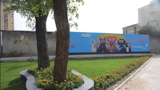 Initially scheduled for completion by the end of 2022, the dog park in Noida Sector 137 was unable to meet the deadline due to delays in electrical work. (HT Photo)