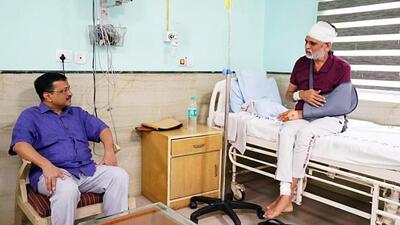 Delhi chief minister Arvind Kejriwal with Satyendar Jain at Lok Nayak Hospital in New Delhi on Sunday. (ANI) Delhi chief minister Arvind Kejriwal with Satyendar Jain at Lok Nayak Hospital in New Delhi on Sunday. (ANI)