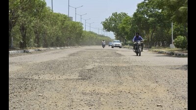 The pothole-ridden roads, in Ludhiana, include the Humbran Road, Dugri Phase-3, ATI Chowk, Bus Stand Road, Clock Tower Bridge, Salem Tabri, Transport Nagar, Jamalpur Colony, Eastman Chowk and Dhandari Kalan etc. (HT Photo) The pothole-ridden roads, in Ludhiana, include the Humbran Road, Dugri Phase-3, ATI Chowk, Bus Stand Road, Clock Tower Bridge, Salem Tabri, Transport Nagar, Jamalpur Colony, Eastman Chowk and Dhandari Kalan etc. (HT Photo)