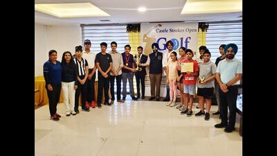 Yadavindra Public School, Mohali, bagged first position and Delhi Public School stood second in the junior golf inter-school tournament which concluded at the Mohali Golf Range on Sunday. (HT Photo)