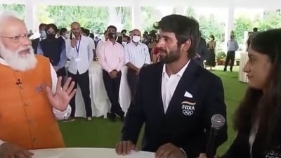 Old clip of PM Modi interacting with wrestlers (Twitter/Congress)