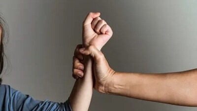 When we are in a relationship with a narcissist, abuse can come in different forms, from physical to verbal to emotional. Working our way to healing is difficult when we have faced extreme narcissistic abuse – however, it is not impossible. Addressing this, Therapist Allyson Kellum-Aguirre wrote, " Abuse is difficult to overcome but healing is possible. "Here are a few tips from the expert on how to start the process of healing. (Unsplash) When we are in a relationship with a narcissist, abuse can come in different forms, from physical to verbal to emotional. Working our way to healing is difficult when we have faced extreme narcissistic abuse – however, it is not impossible. Addressing this, Therapist Allyson Kellum-Aguirre wrote, " Abuse is difficult to overcome but healing is possible. "Here are a few tips from the expert on how to start the process of healing. (Unsplash)
