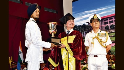 (From feft) CadentJaskarn Singh receives an award from Prof Himanshu Rai, director, IIM, Indore. Also seen is Vice Admiral Ajay Kochhar during the convocation ceremony at NDA in Pune on Monday. (HT PHOTO) (From feft) CadentJaskarn Singh receives an award from Prof Himanshu Rai, director, IIM, Indore. Also seen is Vice Admiral Ajay Kochhar during the convocation ceremony at NDA in Pune on Monday. (HT PHOTO)