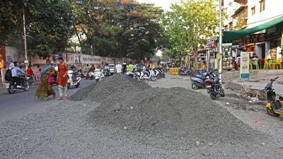 Municipal commissioner Vikram Kumar said PMC has completed 65% of pre-monsoon work and will meet the deadline. (HT)