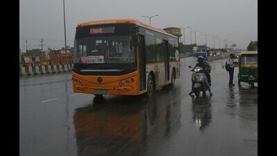 The existing 50 E-buses operate on six different routes, three of which, namely Kaushambi-Dadri, Kaushambi-Govindpuri (Modinagar), and Loni to Old Bus Stand, experience high ridership, according to officials. (Sakib Ali/HT Photo) The existing 50 E-buses operate on six different routes, three of which, namely Kaushambi-Dadri, Kaushambi-Govindpuri (Modinagar), and Loni to Old Bus Stand, experience high ridership, according to officials. (Sakib Ali/HT Photo)