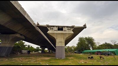 The underconstruction Barapullah flyover near Mayur Vihar Phase. (Sanjeev Verma/HT PHOTO) The underconstruction Barapullah flyover near Mayur Vihar Phase. (Sanjeev Verma/HT PHOTO)