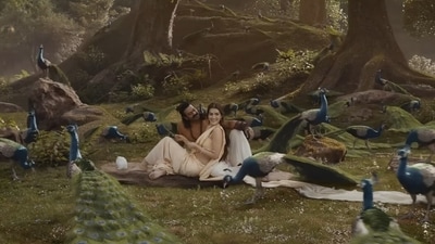 Prabhas, Kriti Sanon in a still from Adipurush song Ram Siya Ram. Prabhas, Kriti Sanon in a still from Adipurush song Ram Siya Ram.