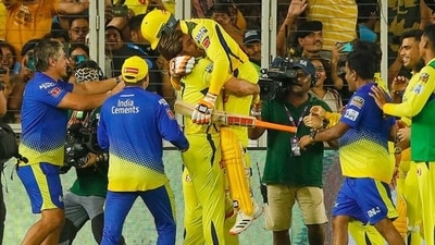 Ravindra Jadeja hugs MS Dhoni after CSK defeated Gujarat Titans in the IPL final (Twitter/ChennaiIPL)