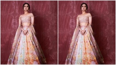 In golden earrings with embedded white stones from the shelves of Jaipur Gems, Keerthy further accessorised her look for the day.&nbsp; (Instagram/@keerthysureshofficial)