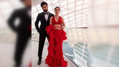 "Somya Aur Kapil ki date night ❤️🌹 When is yours? In theatres on the 2nd of June! #ZaraHatkeZaraBachke," Sara Ali Khan captioned her post.&nbsp; (Instagram/@saraalikhan)