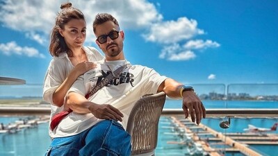 Soha Ali Khan and Kunal Kemmu made sure to click the best pictures during their Maldives vacation. Among the best of them was this picture of the couple shared by Kunal. He captioned it: “By the ocean blue with my personal sunshine.” Soha Ali Khan and Kunal Kemmu made sure to click the best pictures during their Maldives vacation. Among the best of them was this picture of the couple shared by Kunal. He captioned it: “By the ocean blue with my personal sunshine.” 