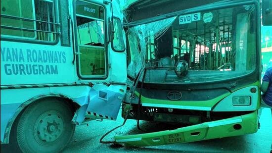 Gurugram, India-May 29, 2023: A DTC and Haryana roadways bus accident at Mahavir chowk underpass, no one was injured in this accident, in Gurugram, India, on Monday, 29 May 2023. (Photo/HT)(Pic to go with Debashish Karmakar's story)