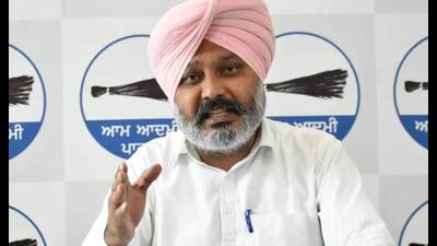 Finance, planning, excise and taxation minister Harpal Singh Cheema on Tuesday directed the department to further tighten the noose around tax evaders from service sector.