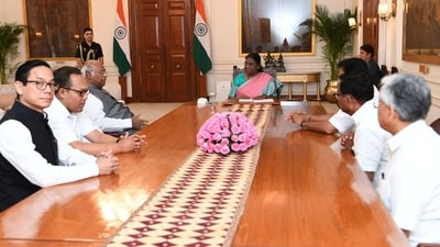 Congress delegates meet with President Droupadi Murmu (Twitter) Congress delegates meet with President Droupadi Murmu (Twitter)