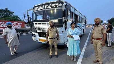 RTA secretary Poonam Preet Kaur during a surprise check in Ludhiana. (HT Photo)