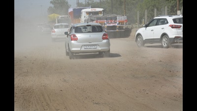 The road dust generated by these broken roads also contributes to already high pollution levels in Ghaziabad. (Sakib Ali/HT Photo) The road dust generated by these broken roads also contributes to already high pollution levels in Ghaziabad. (Sakib Ali/HT Photo)