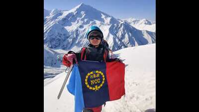 Under-officer from 67 UP Battalion, Shalini Singh, successfully completed the advanced mountaineering course. (HT Photo)