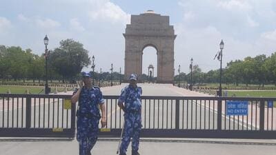 Delhi Police has blocked entry of visitors to India Gate on Wednesday (HT Photo: Vipin Kumar) Delhi Police has blocked entry of visitors to India Gate on Wednesday (HT Photo: Vipin Kumar)