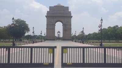 India Gate wears a deserted look on Wednesday (Vipin Kumar/Hindustan Times) India Gate wears a deserted look on Wednesday (Vipin Kumar/Hindustan Times)