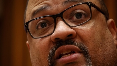 FILE PHOTO: New York County District Attorney Alvin Bragg speaks during a news conference at 1 Police Plaza in New York City, U.S., April 18, 2023.  REUTERS/Brendan McDermid/File Photo (REUTERS)