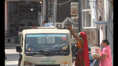 The Panchkula MC has started garbage collection service for the entire city and its vehicles will be collecting garbage from door-to-door in all sectors, areas falling under its purview. (HT File)