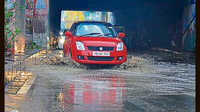 The weather is expected to remain cloudy, with thunderstorms and rainfall around the district till Thursday. (Manish/HT Photo) The weather is expected to remain cloudy, with thunderstorms and rainfall around the district till Thursday. (Manish/HT Photo)