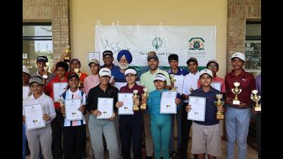 Winners showcasing their certificates and trophies won in Indian Golf Union North zone junior and sub-junior Feeder tour which concluded at the Forest Hill Golf and Country Club on Tuesday. (HT Photo)