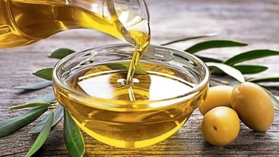 Olive oil has been recognized for its numerous health benefits and has been a staple of the Mediterranean diet for centuries. Here are some of the proven health benefits associated with olive oil: (File Photo) Olive oil has been recognized for its numerous health benefits and has been a staple of the Mediterranean diet for centuries. Here are some of the proven health benefits associated with olive oil: (File Photo)