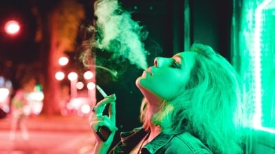 Smoking is a detrimental behaviour that not only poses risks to our internal organs but also has visible consequences on our external appearance. (Unsplash) Smoking is a detrimental behaviour that not only poses risks to our internal organs but also has visible consequences on our external appearance. (Unsplash)