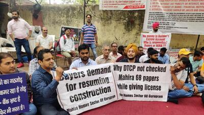 Mahira homebuyers stage protest in Jantar Mantar against delay in delivery